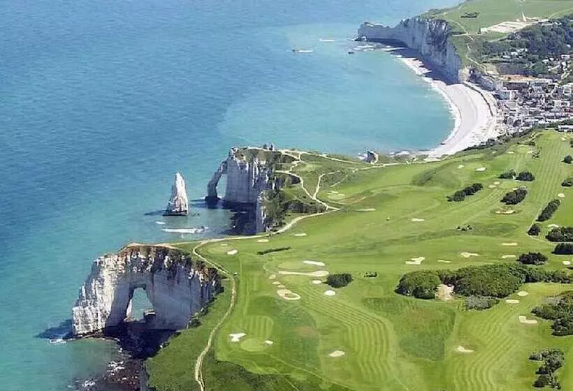 Отель Domaine Saint Clair  Le Donjon