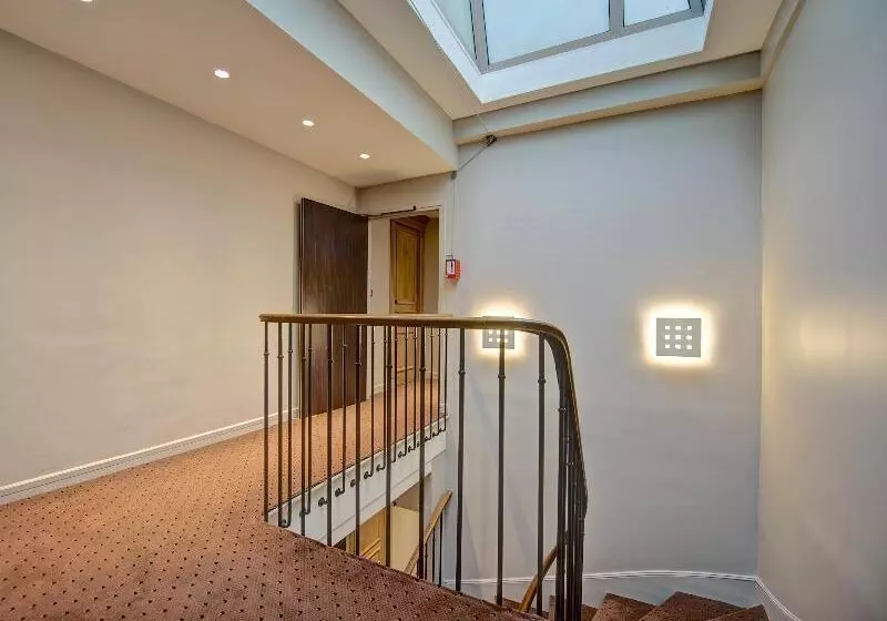 هتل Du Midi Paris Montparnasse