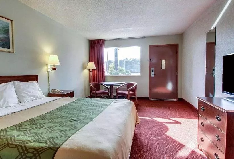 Отель Econo Lodge Inn And Suites
