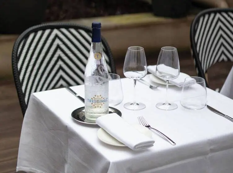 هتل Grand Hôtel Champs Elysées