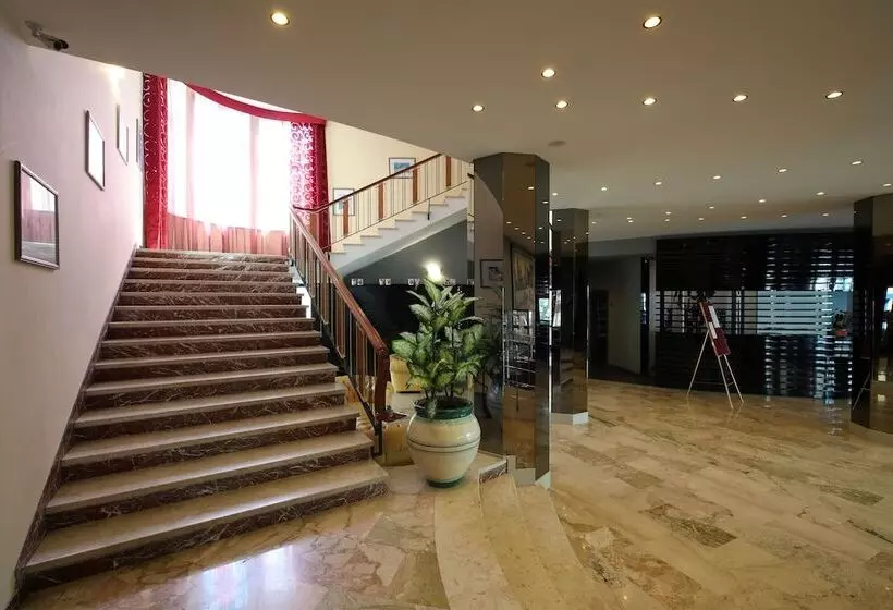 فندق Grande Albergo Maugeri