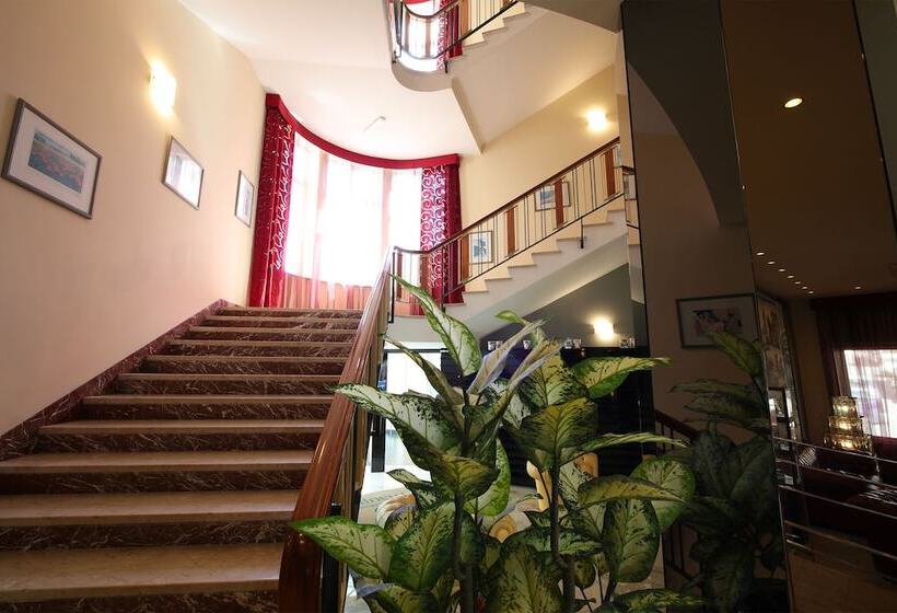 酒店 Grande Albergo Maugeri