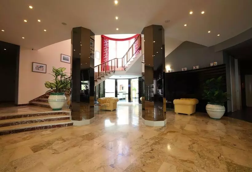 فندق Grande Albergo Maugeri
