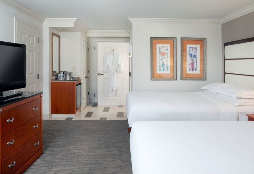 فندق Hilton Naples