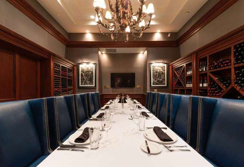 فندق Hilton Naples