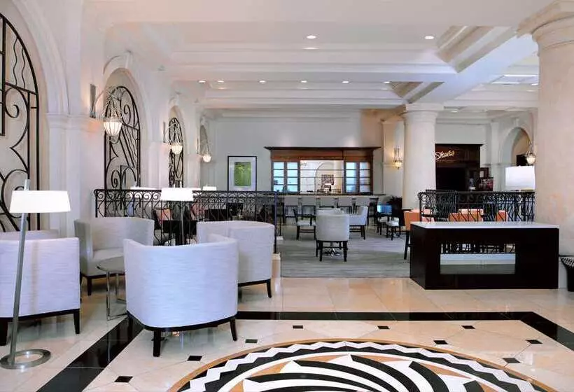 هتل Hilton Naples