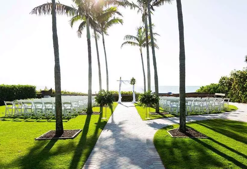 هتل Hilton Naples