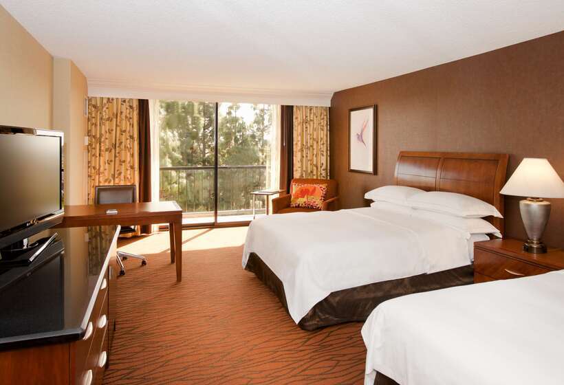 בית מלון כפרי Hilton Orange County/costa Mesa