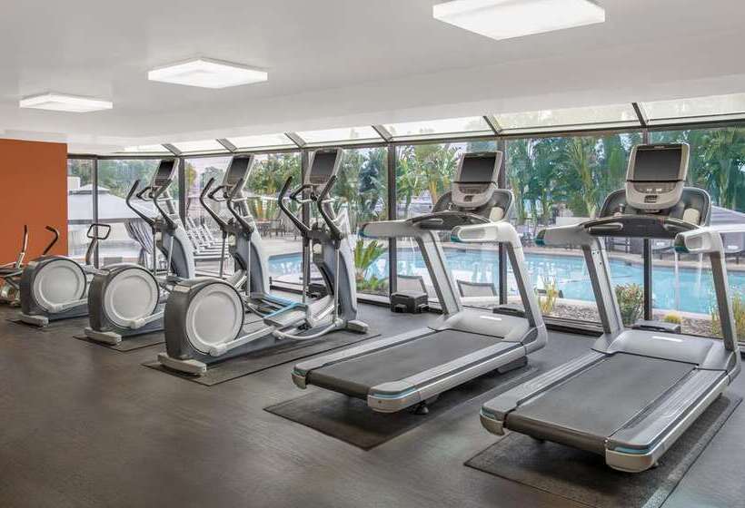 בית מלון כפרי Hilton Orange County/costa Mesa