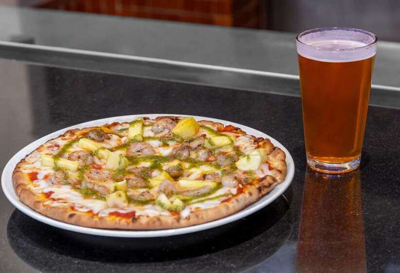 בית מלון כפרי Hilton Orange County/costa Mesa