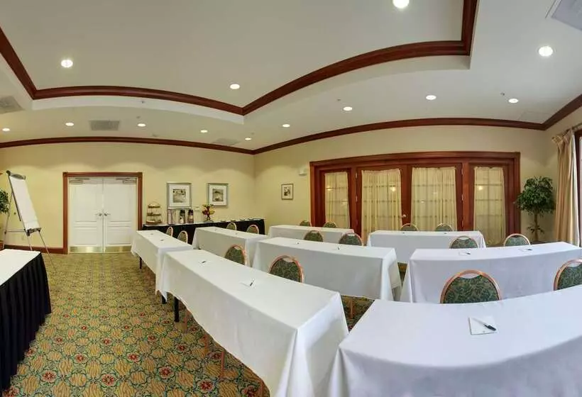 هتل Homewood Suites By Hilton Columbia