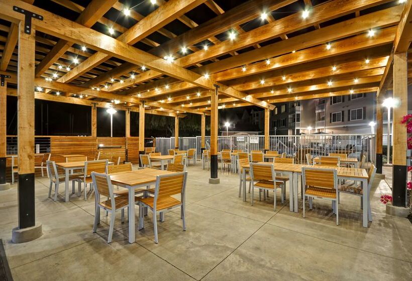בית מלון כפרי Homewood Suites By Hilton Oakland Waterfront