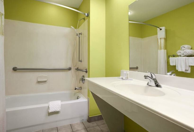 酒店 Howard Johnson By Wyndham Grand Prairie Near Lone Star Park