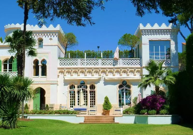 Отель La Villa Mauresque