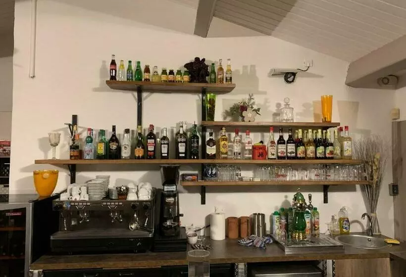 Hotelli Le Mas Des Laurels