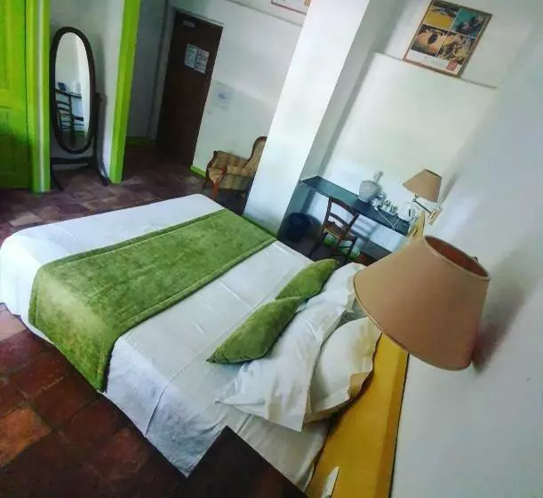 Hotelli Le Mas Des Laurels