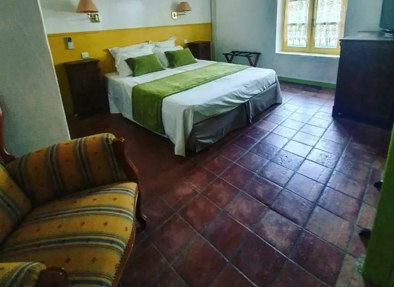 Hotelli Le Mas Des Laurels