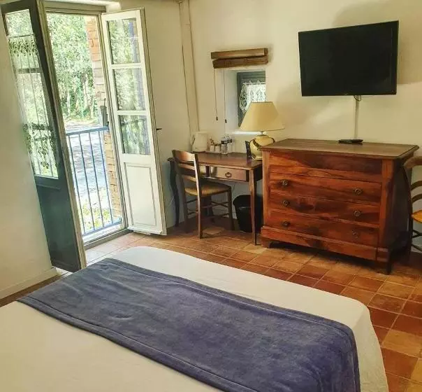 Hotelli Le Mas Des Laurels