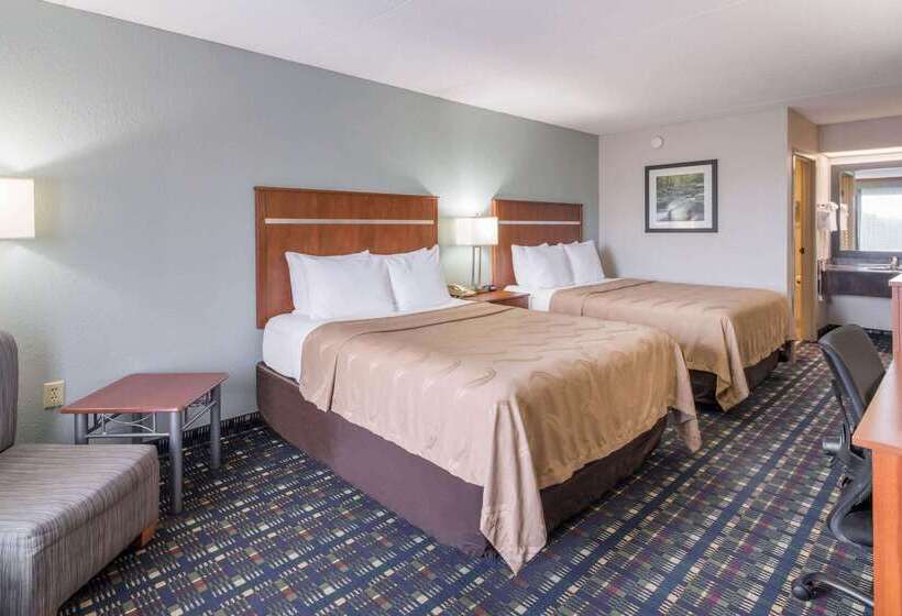 בית מלון כפרי Quality Inn