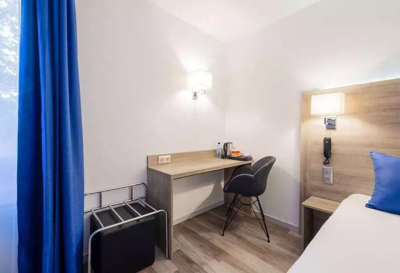 Отель Le Circuit Le Mans