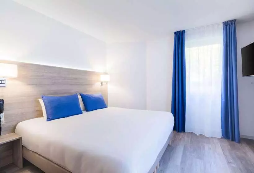 Отель Le Circuit Le Mans