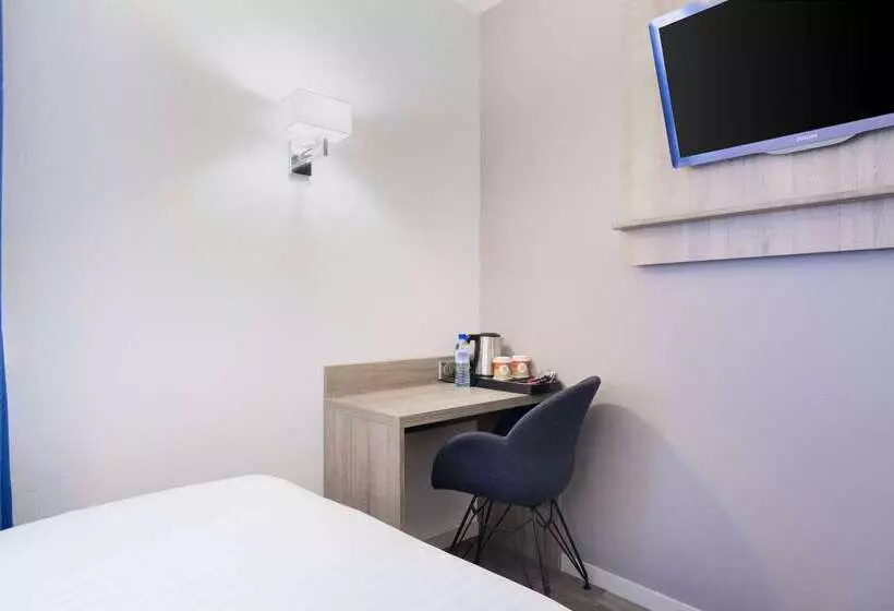 Отель Le Circuit Le Mans