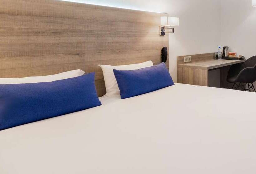 هتل Le Circuit Le Mans