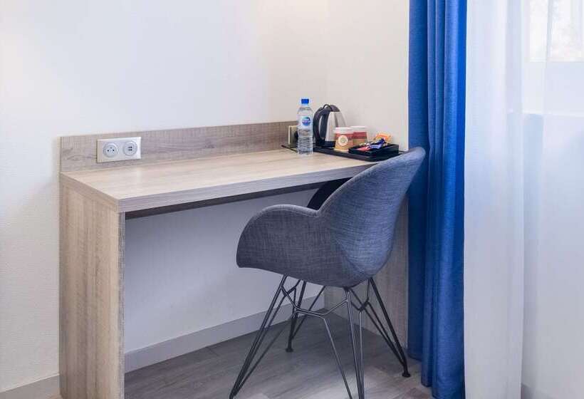 هتل Le Circuit Le Mans