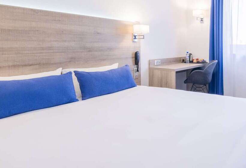 هتل Le Circuit Le Mans