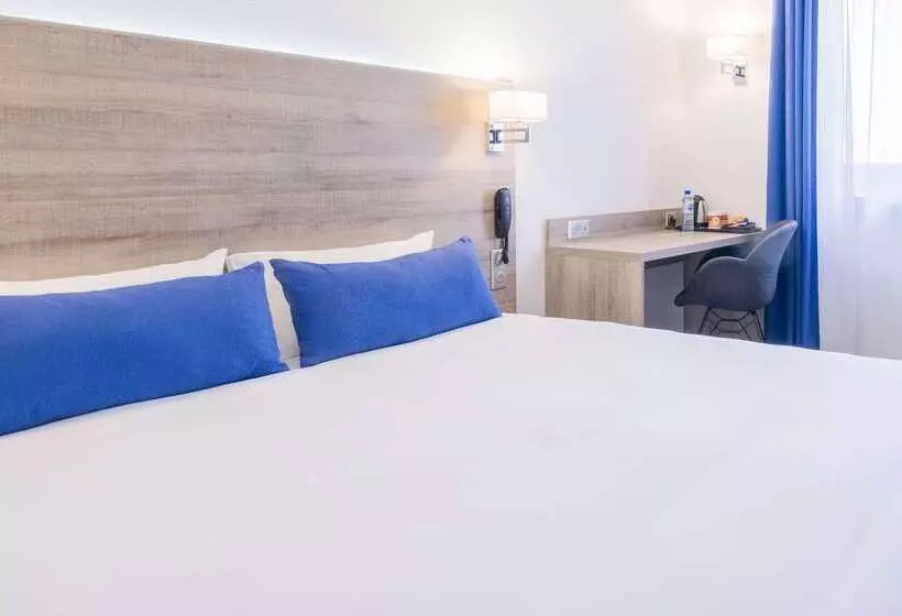 Отель Le Circuit Le Mans