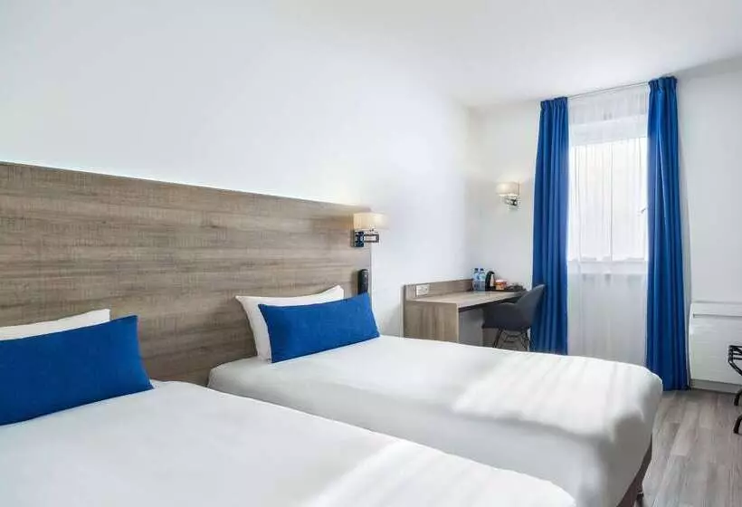 Отель Le Circuit Le Mans