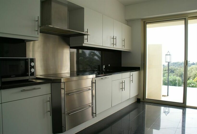 هتل Sandton Hôtel Domaine Cocagne