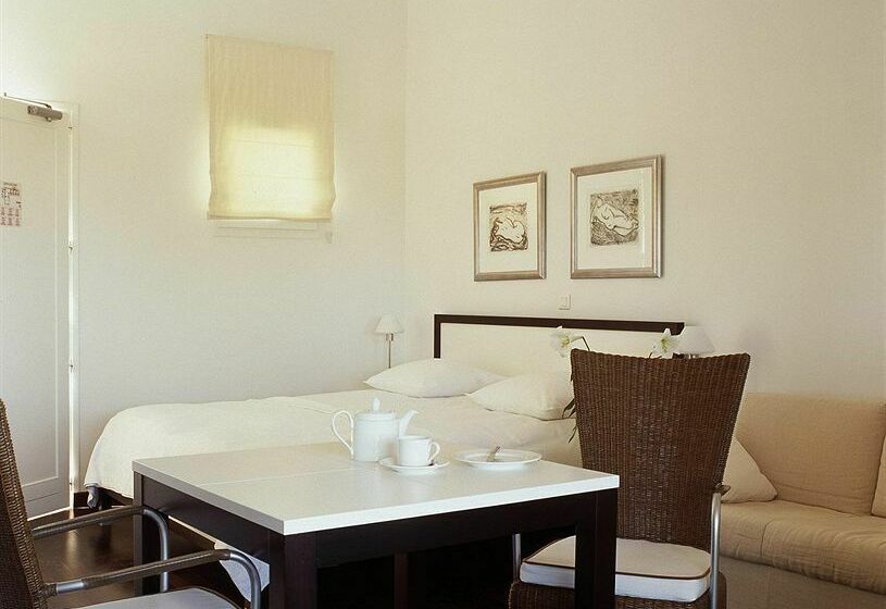 هتل Sandton Hôtel Domaine Cocagne