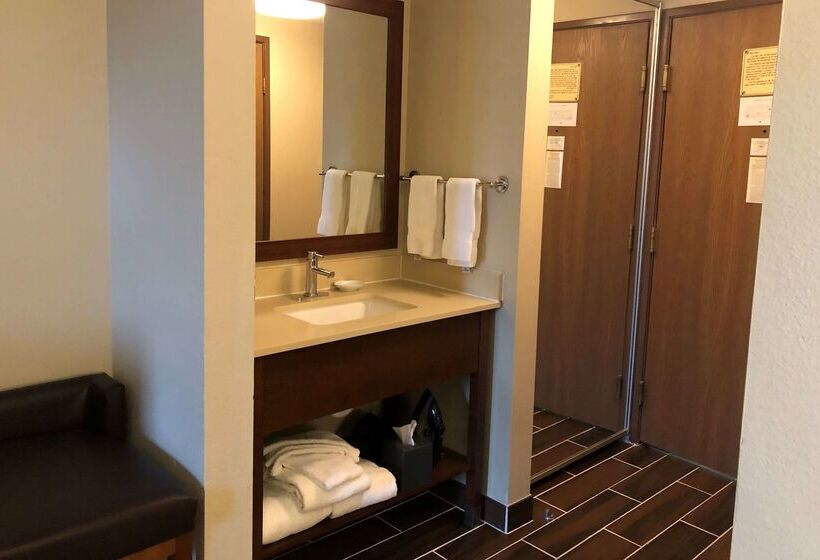 Отель Wingate By Wyndham Grove City