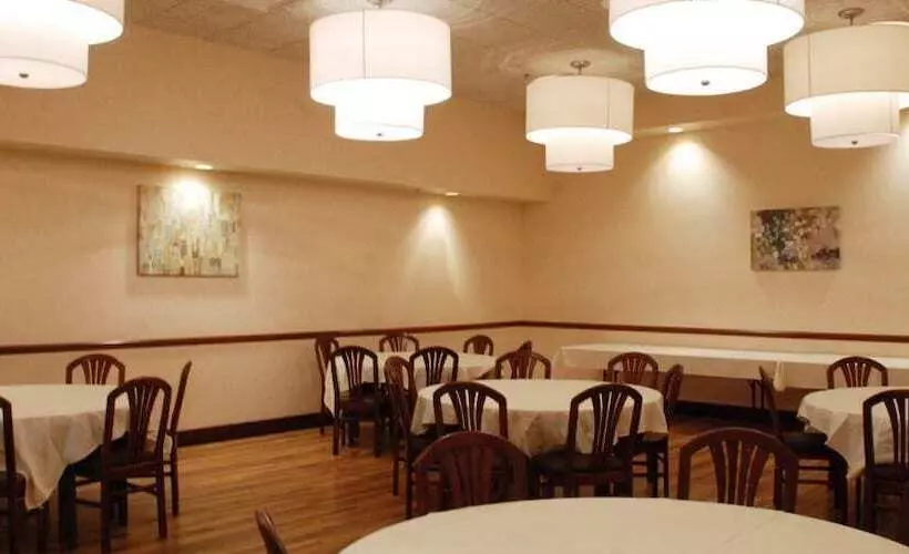 The Plaza Hotel & Suites Winona