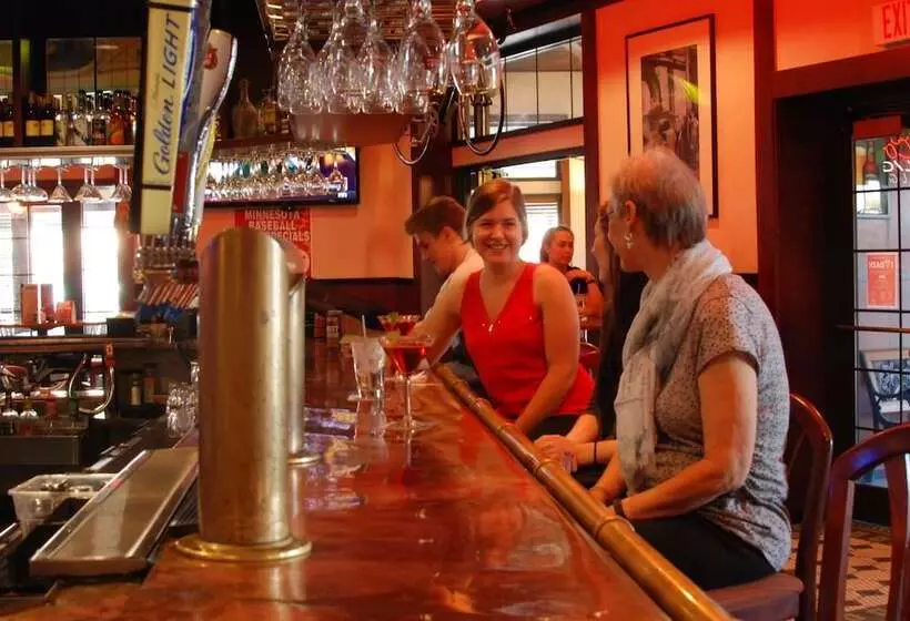 The Plaza Hotel & Suites Winona