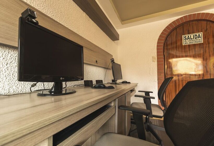 בית מלון כפרי El Marques