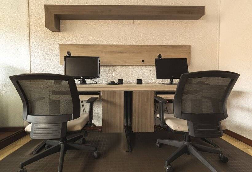 בית מלון כפרי El Marques