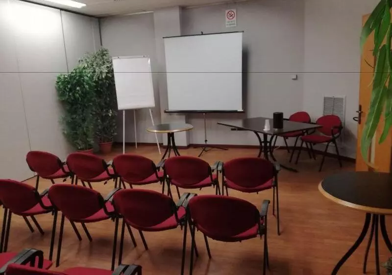 בית מלון כפרי Addaura Village E Congressi