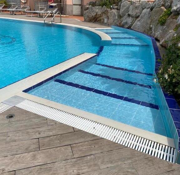 酒店 Addaura Village E Congressi