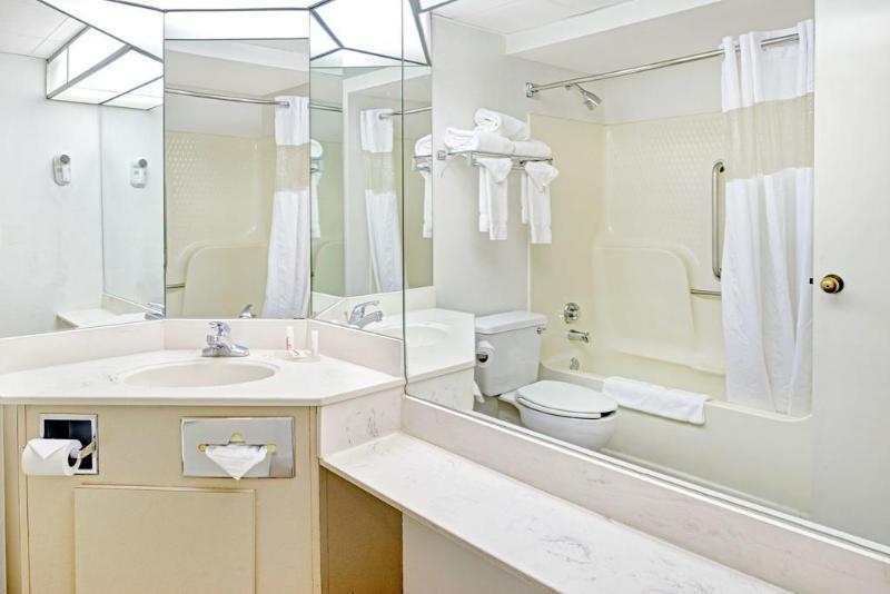 فندق Baymont Inn & Suites Omaha