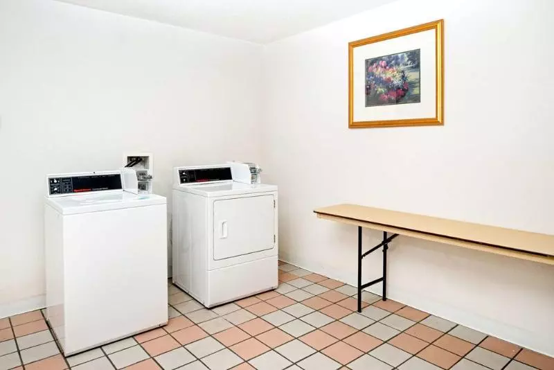 ホテル Baymont Inn & Suites Omaha