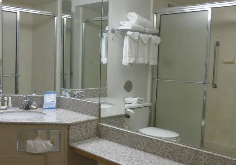 فندق Baymont Inn & Suites Omaha