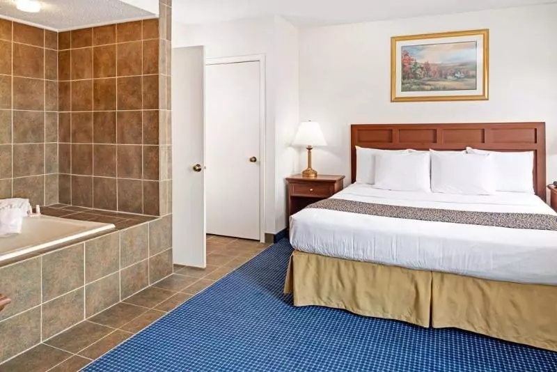 ホテル Baymont Inn & Suites Omaha