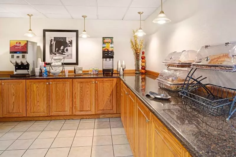 ホテル Baymont Inn & Suites Omaha