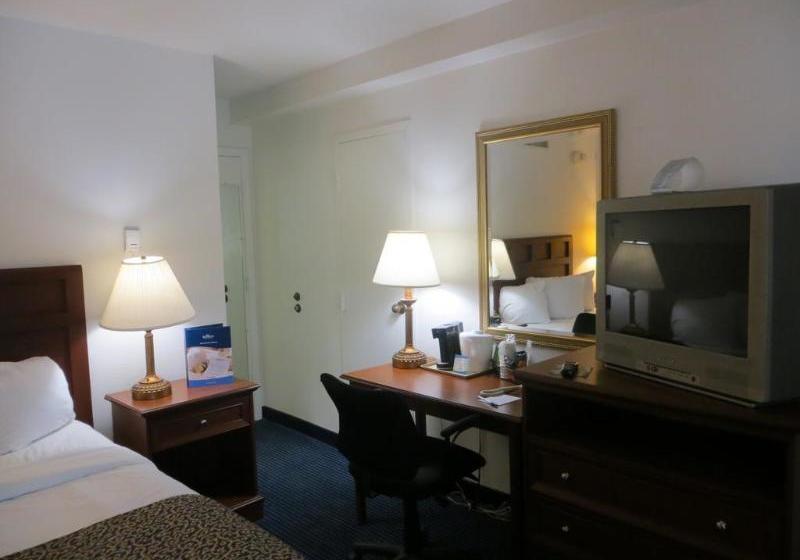 فندق Baymont Inn & Suites Omaha