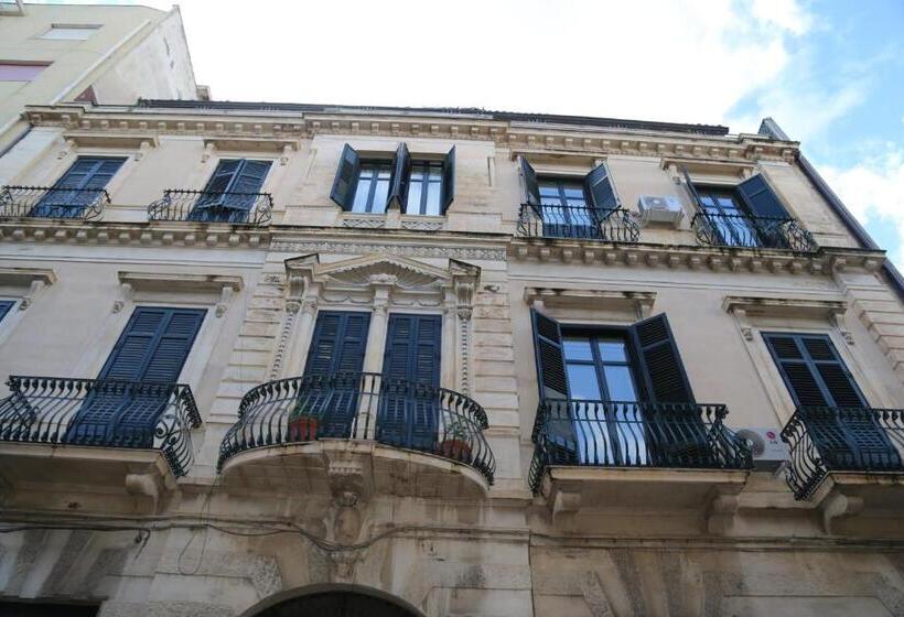 فندق B&b La Vetreria Almarù