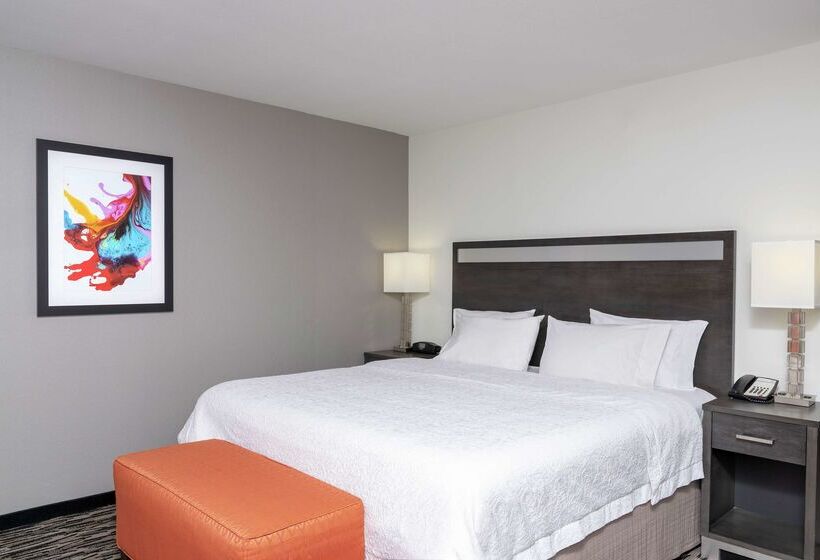 هتل Hampton Inn Akronsouth