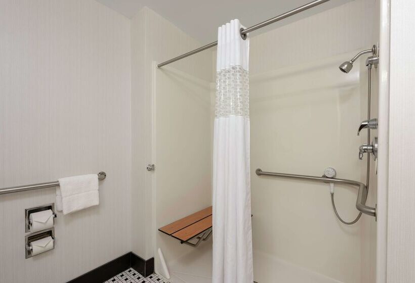 هتل Hampton Inn Akronsouth