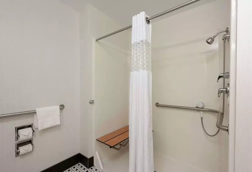 호텔 Hampton Inn Akronsouth